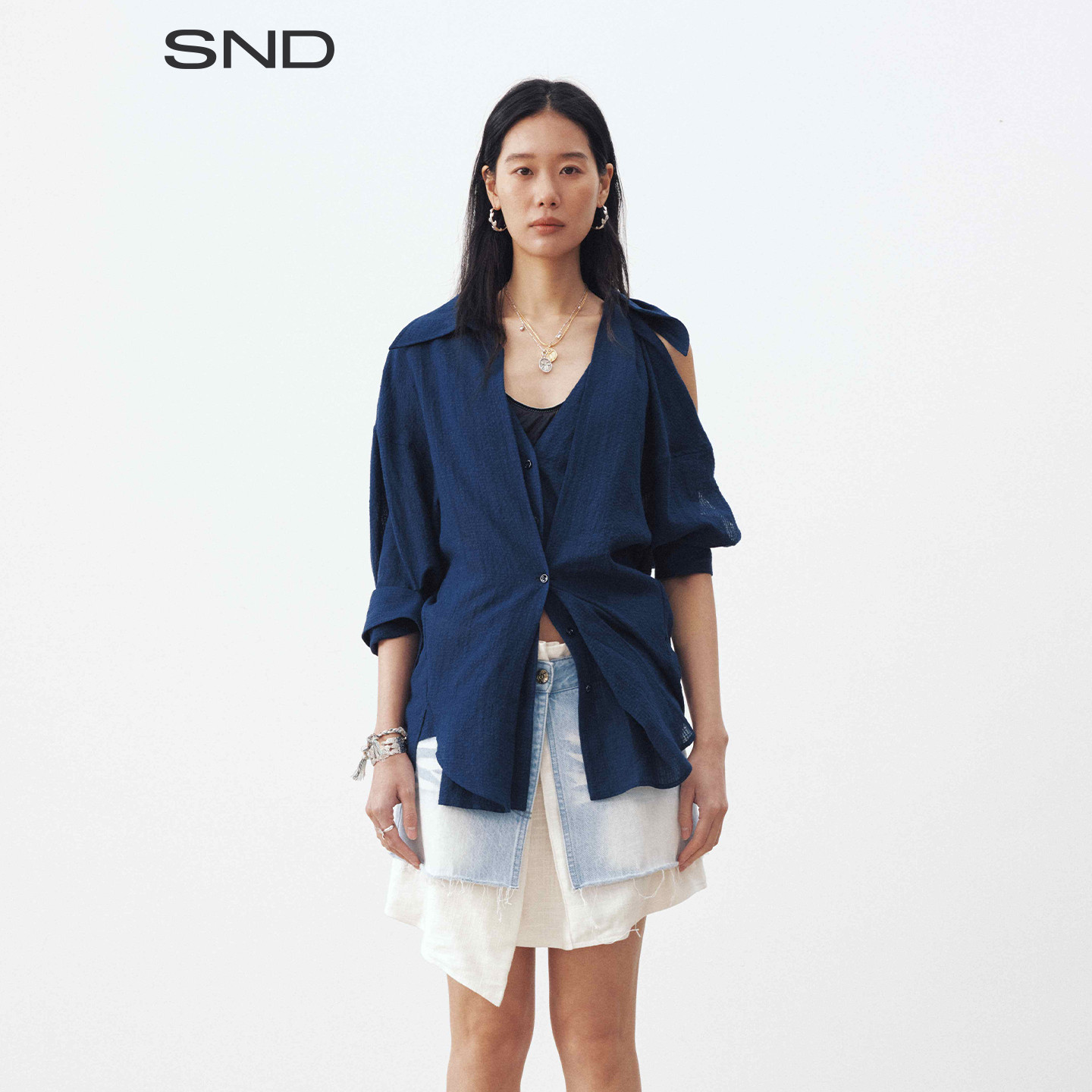 SS26格纹不对称扭结露肩衬衫图片