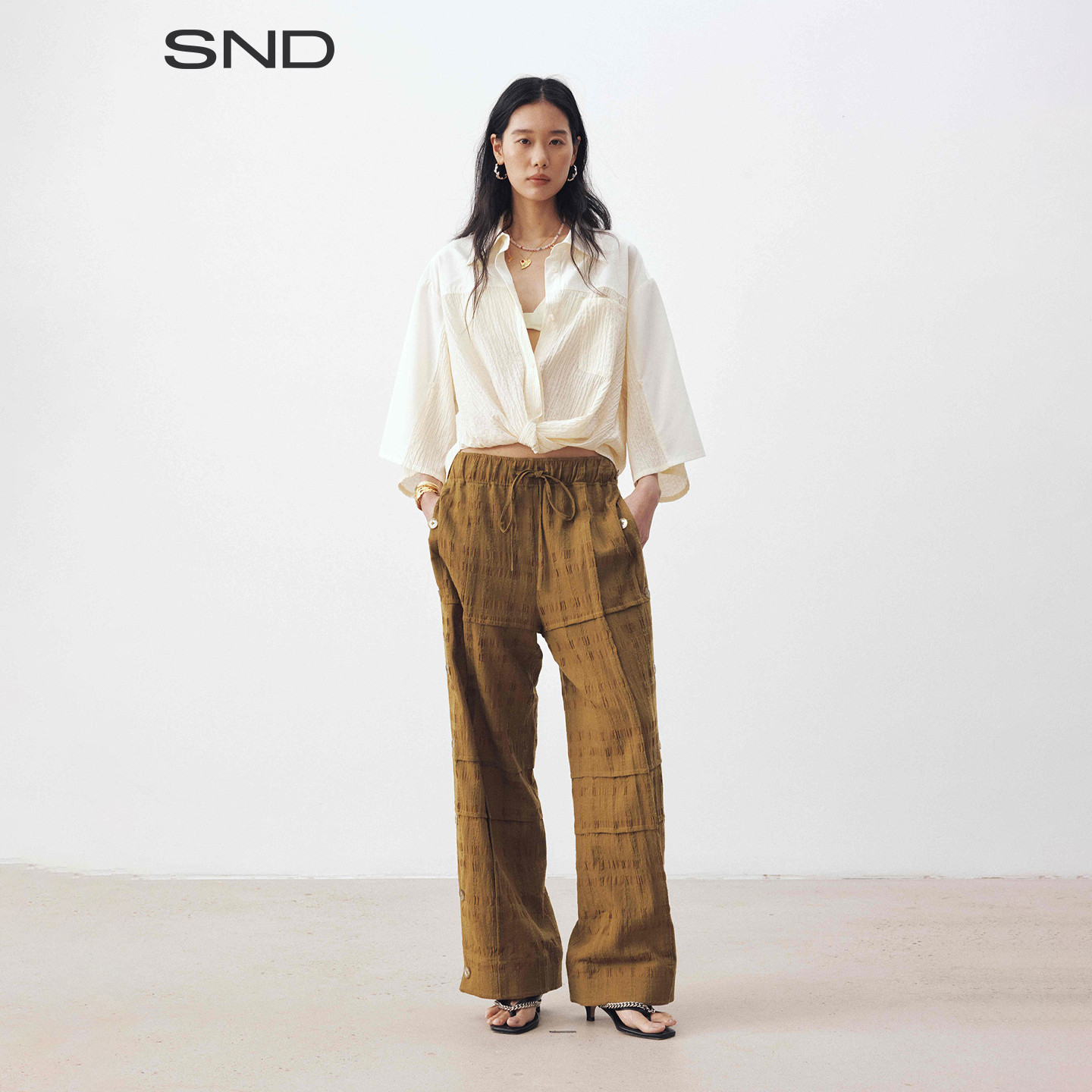 SNDSS25纽结短衬衫女款图片
