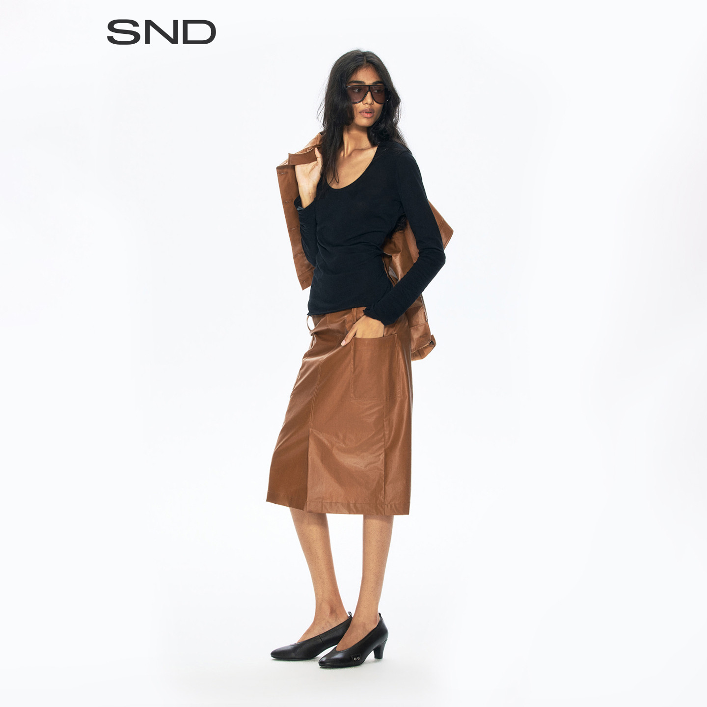 SNDAW26刷蜡涂层工装半裙图片