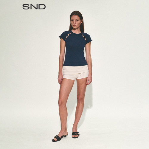 SNDSS26纽扣镂空短袖上衣