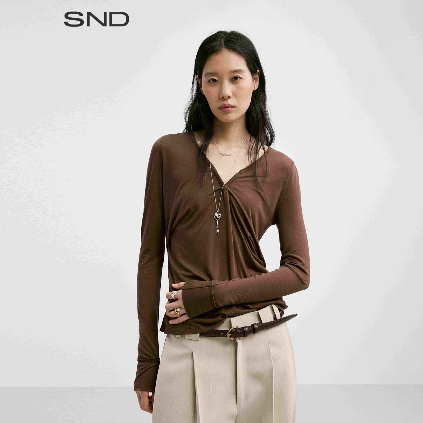 SNDPF26V领立体褶打底衫女款图片