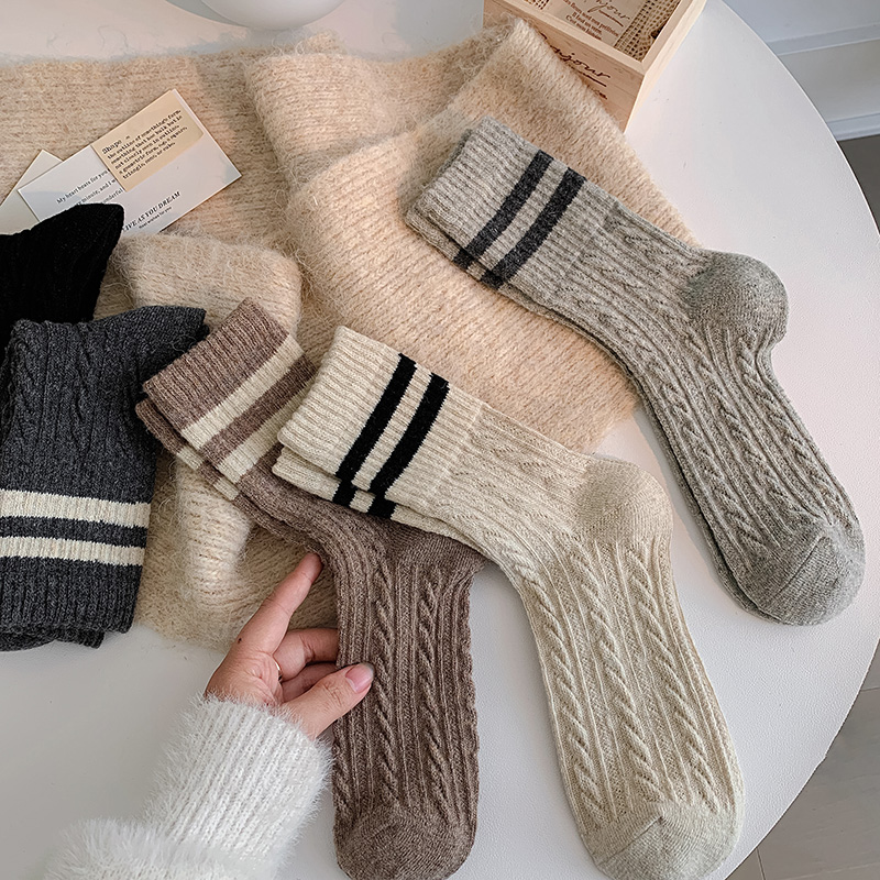 麻花羊毛袜子女秋冬季厚保暖日系条纹双杠中筒袜复古羊绒堆堆长袜
