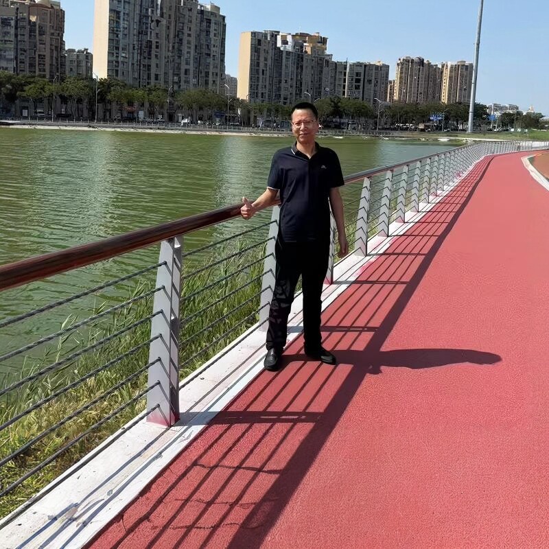 河道钢丝绳护栏景观绳索围栏不锈钢木纹扶手栏杆人行道隔离防护栏