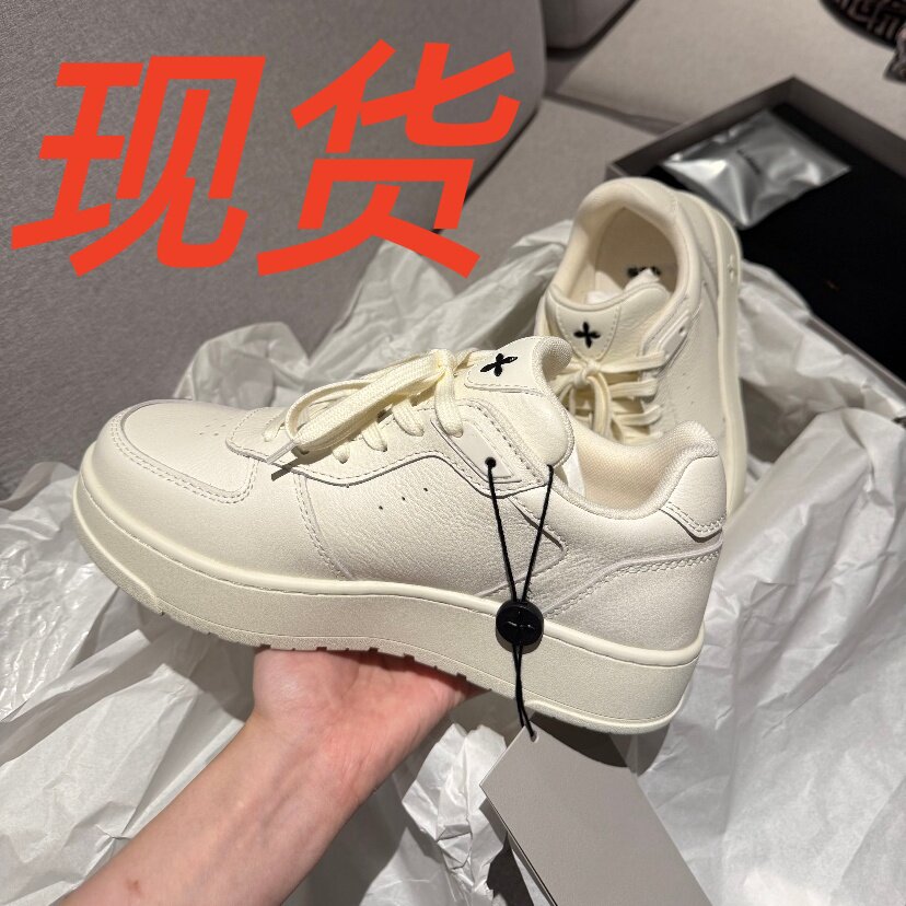 2026新款十字花雕像训练球鞋皮质休闲板鞋女百搭运动厚底小白鞋女