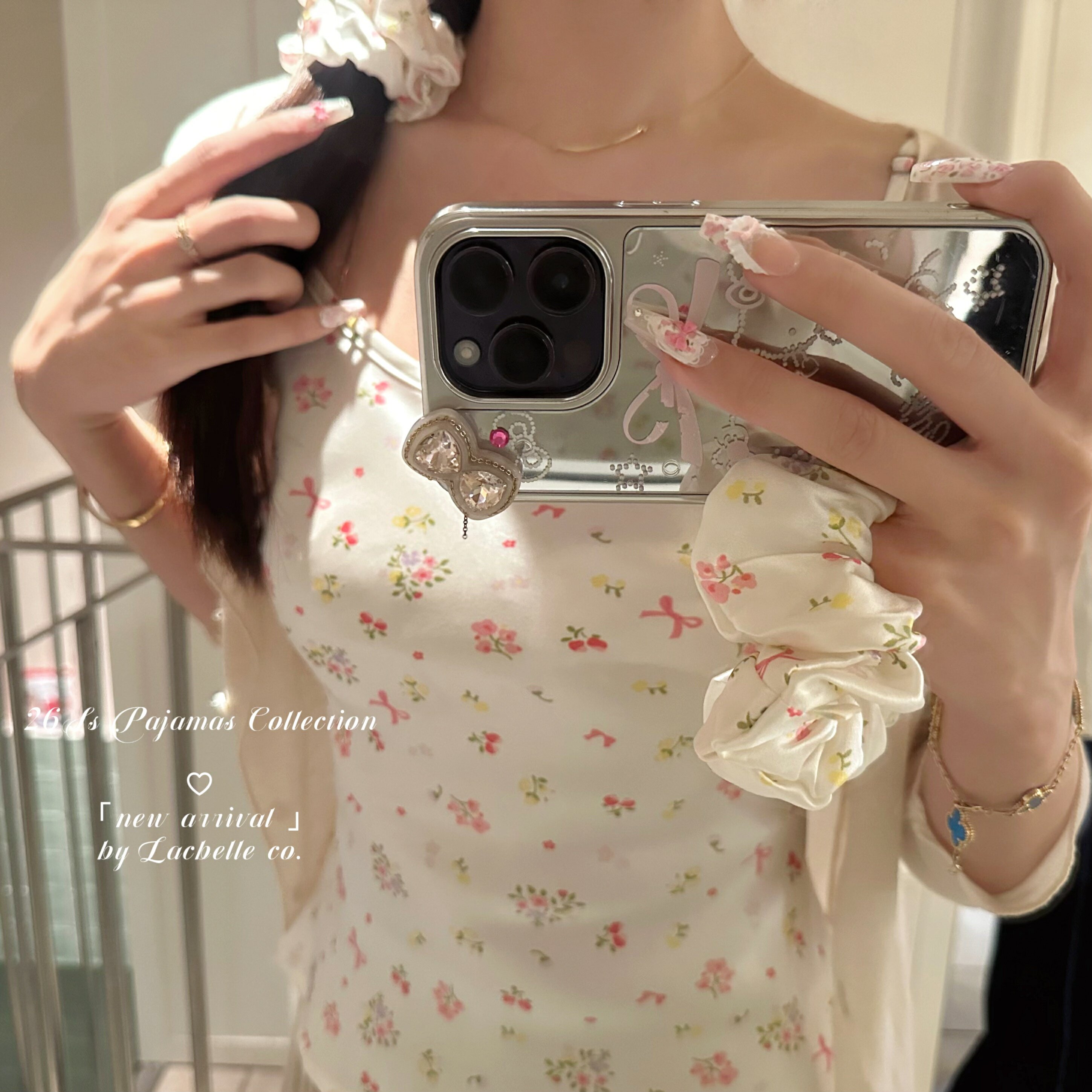 Lacbelle 娇嫩欲滴的小花朵和蝴蝶结 全真丝吊带公主线剪裁内搭