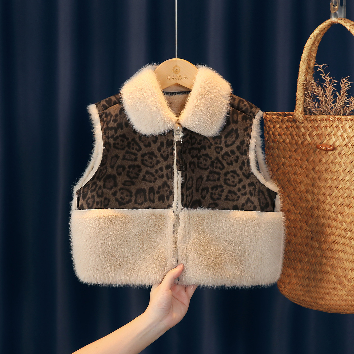 女童马甲外穿冬季加厚加绒皮毛一体保暖毛领背心宝宝保温马夹外套