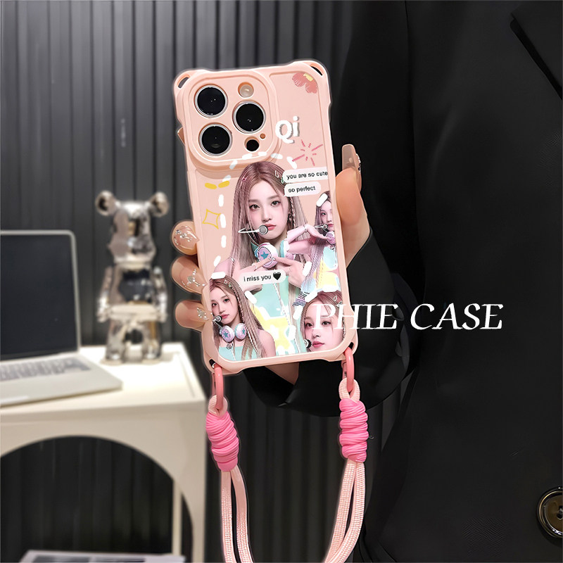 iPhone17适用防摔15plus少女心16斜挎手腕挂绳苹果13ins风荣耀500四角开孔手机壳软14Pro唱歌宋雨琦s50高颜值