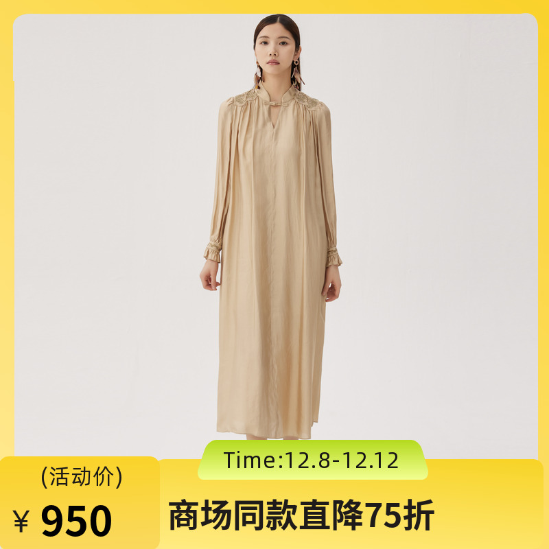 舒适垂顺的廓形大A摆连衣裙，遮肉显瘦