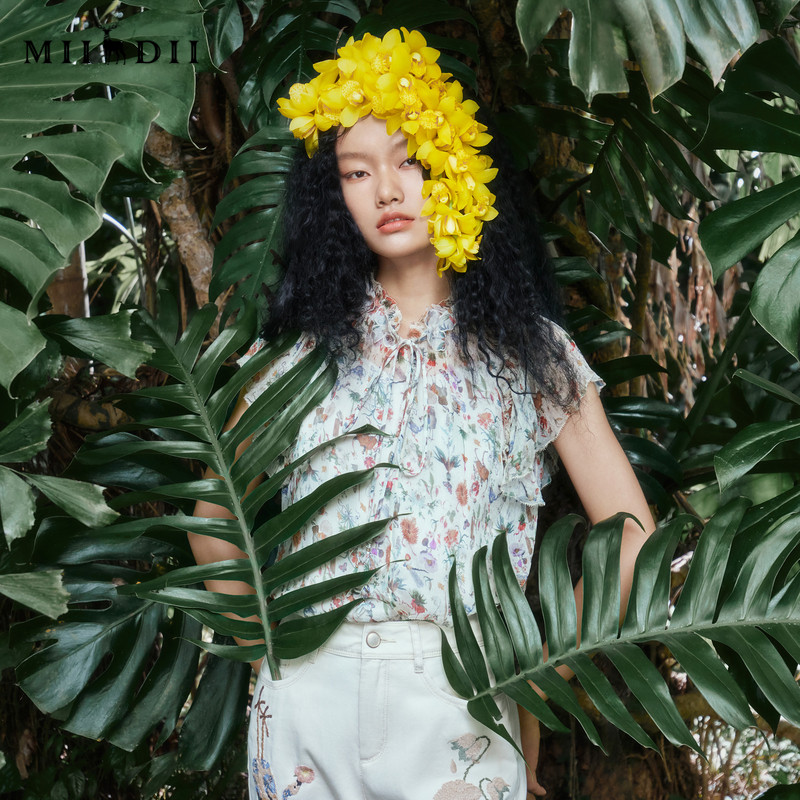 谜底宽松文艺风单排扣花衬衫图片