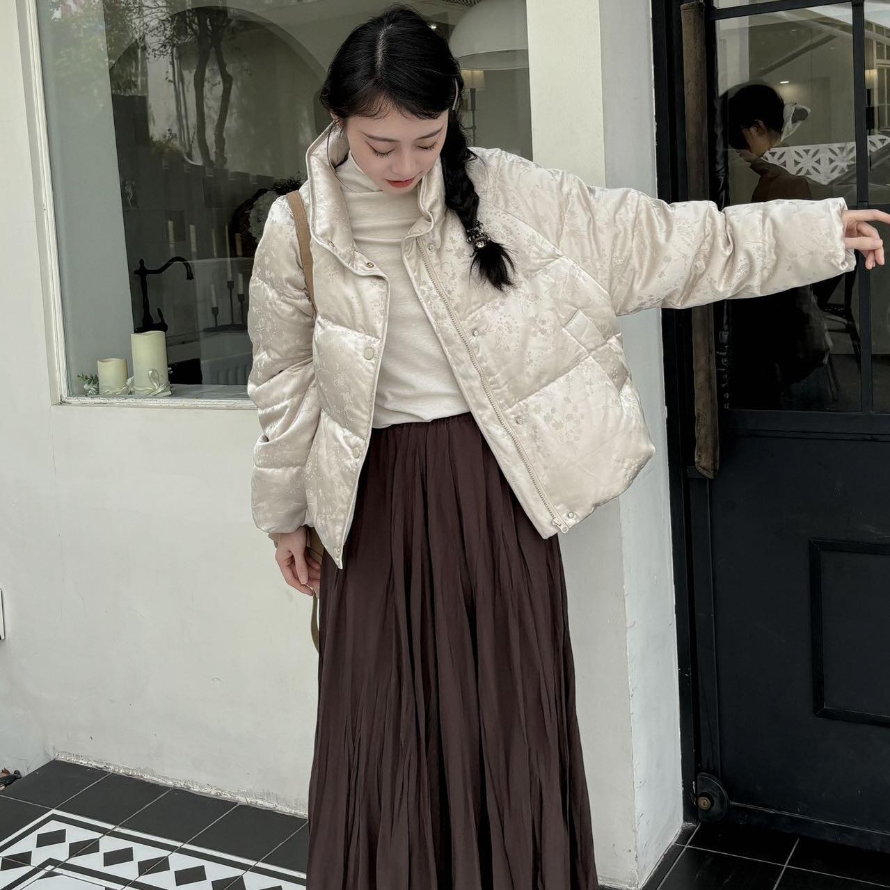 新中式国风缎面羽绒服女2024冬季新款复古提花加厚白鸭绒短款外套