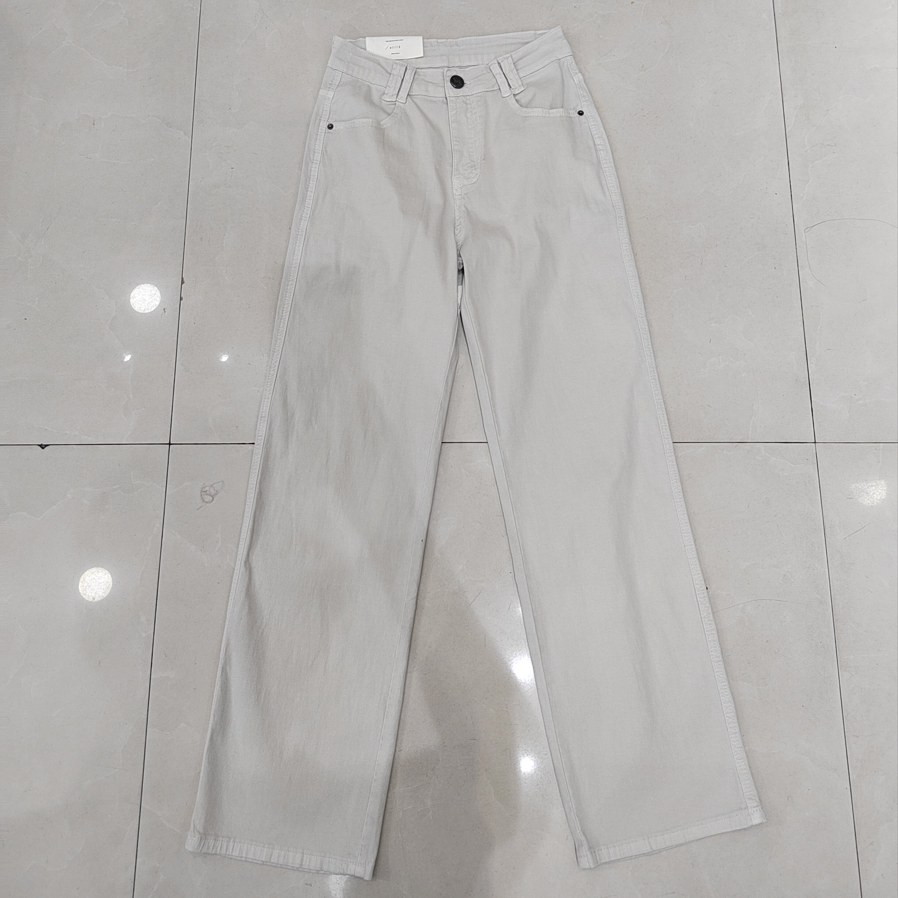 杏色直筒阔腿牛仔裤女2024秋季新款高腰宽松显瘦柔软浅色垂感长裤