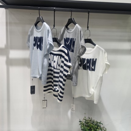 下摆开叉斜扣短款字母提花圆领针织衫女夏季薄款短袖上衣时尚T恤