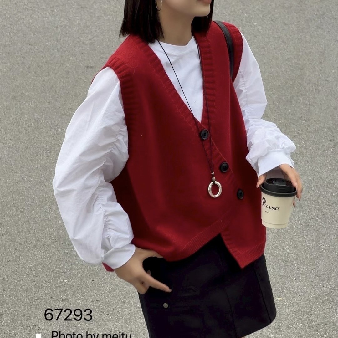 斜扣毛衣女冬季新款2件套t恤+马甲宽松百搭新年红色减龄针织衫潮