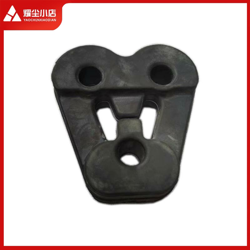 三菱帕杰罗劲畅排气管尾灯吊胶