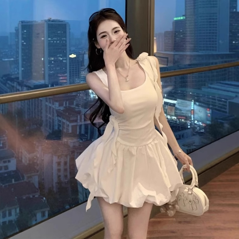 小香风花朵吊带连衣裙女夏季法式收腰花苞蓬蓬短裙绝美抹胸小裙子