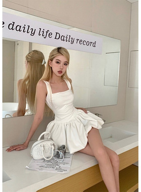 辣妹白色吊带连衣裙女夏季气质性感收腰显瘦公主蓬蓬裙小个子