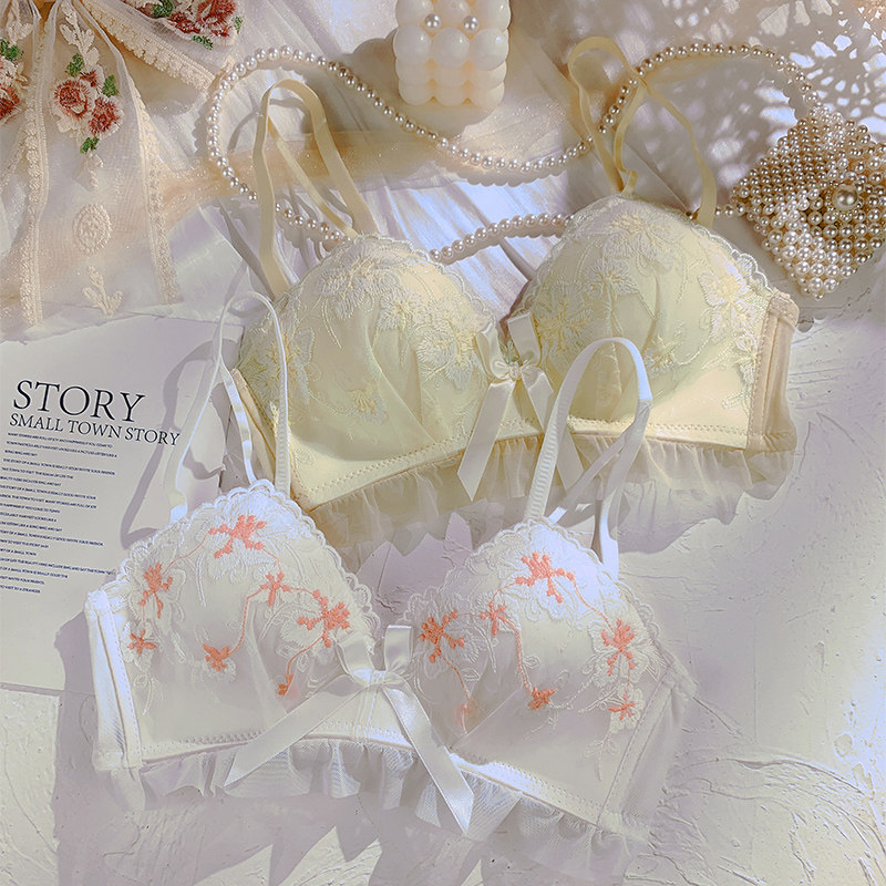 纯欲少女生内衣小胸聚拢无钢圈乳胶法式三角杯歌思瑶文胸罩套装
