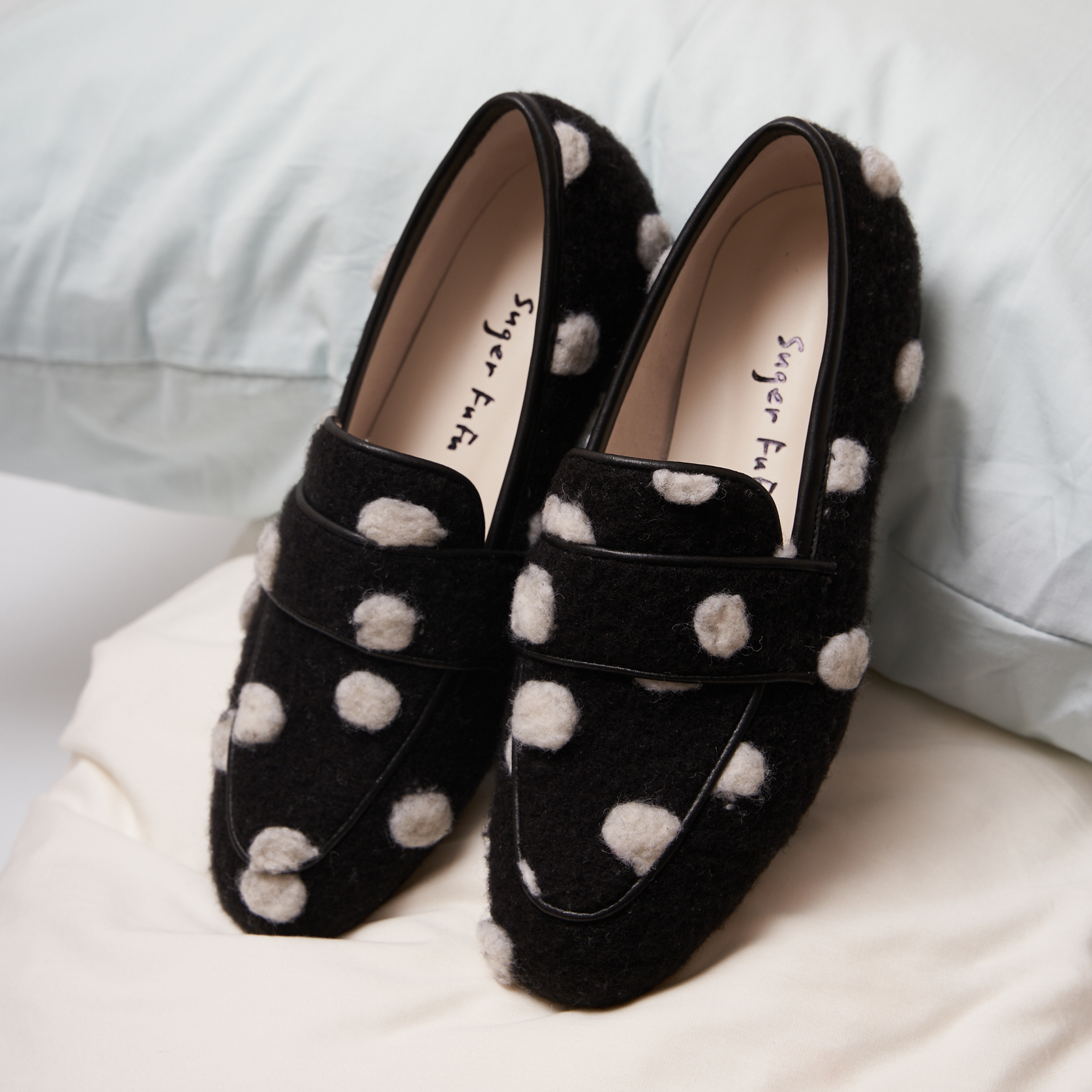 SugerFuFu原创设计手工制作 秋冬可爱黑白拼色球球平底圆头乐福