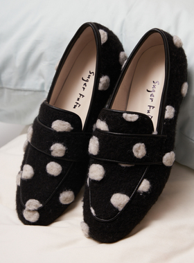 SugerFuFu原创设计手工制作 秋冬可爱黑白拼色球球平底圆头乐福