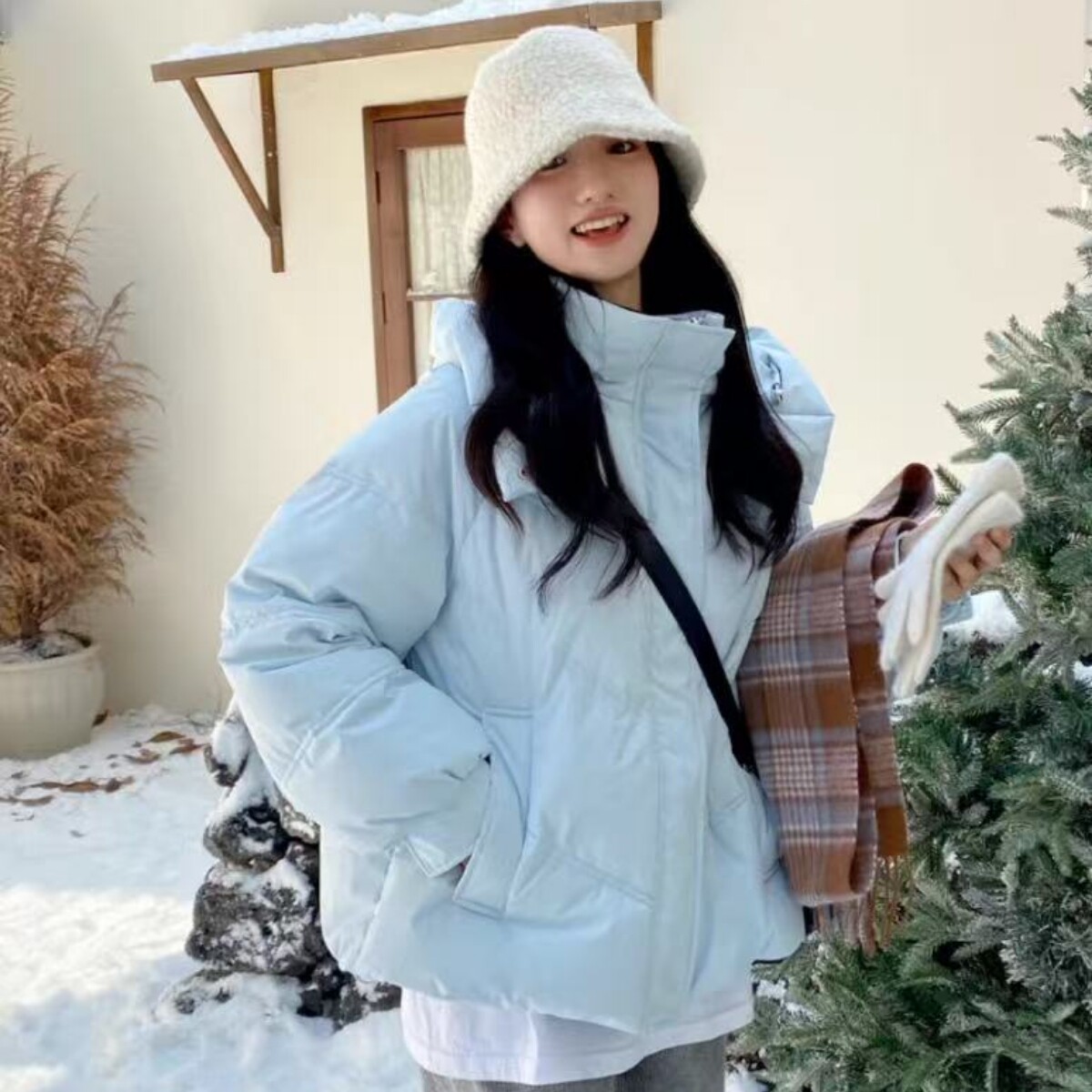 蓝色短款羽绒服女冬季2025新款小个子韩系加厚棉服连帽面包服