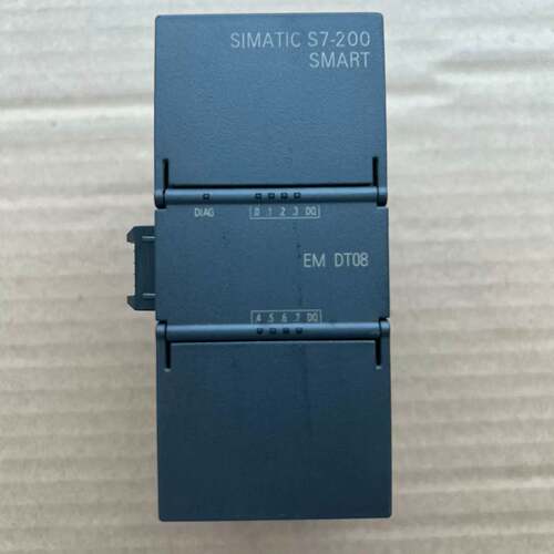 可议价200Smart 扩展模块EM DT08 成色如图，定