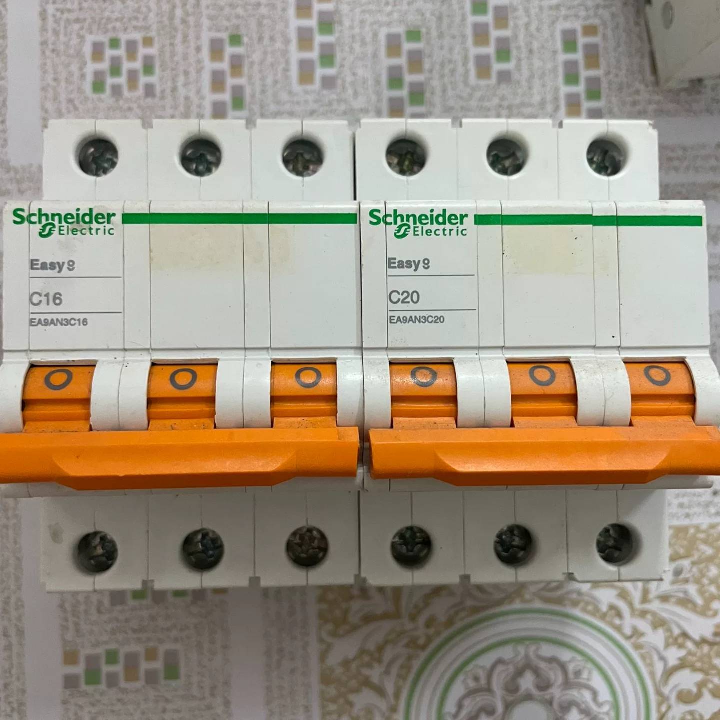 可维修Easy9 系列3p空气开关断路器 E9 3p c16议价
