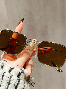 法国Coss KoKo复古新款双杠港风墨镜时尚条纹街拍太阳镜潮流防