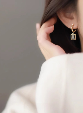 法国coss koko复古黑色锆石耳扣耳钉高级感轻奢气质耳环年新款潮