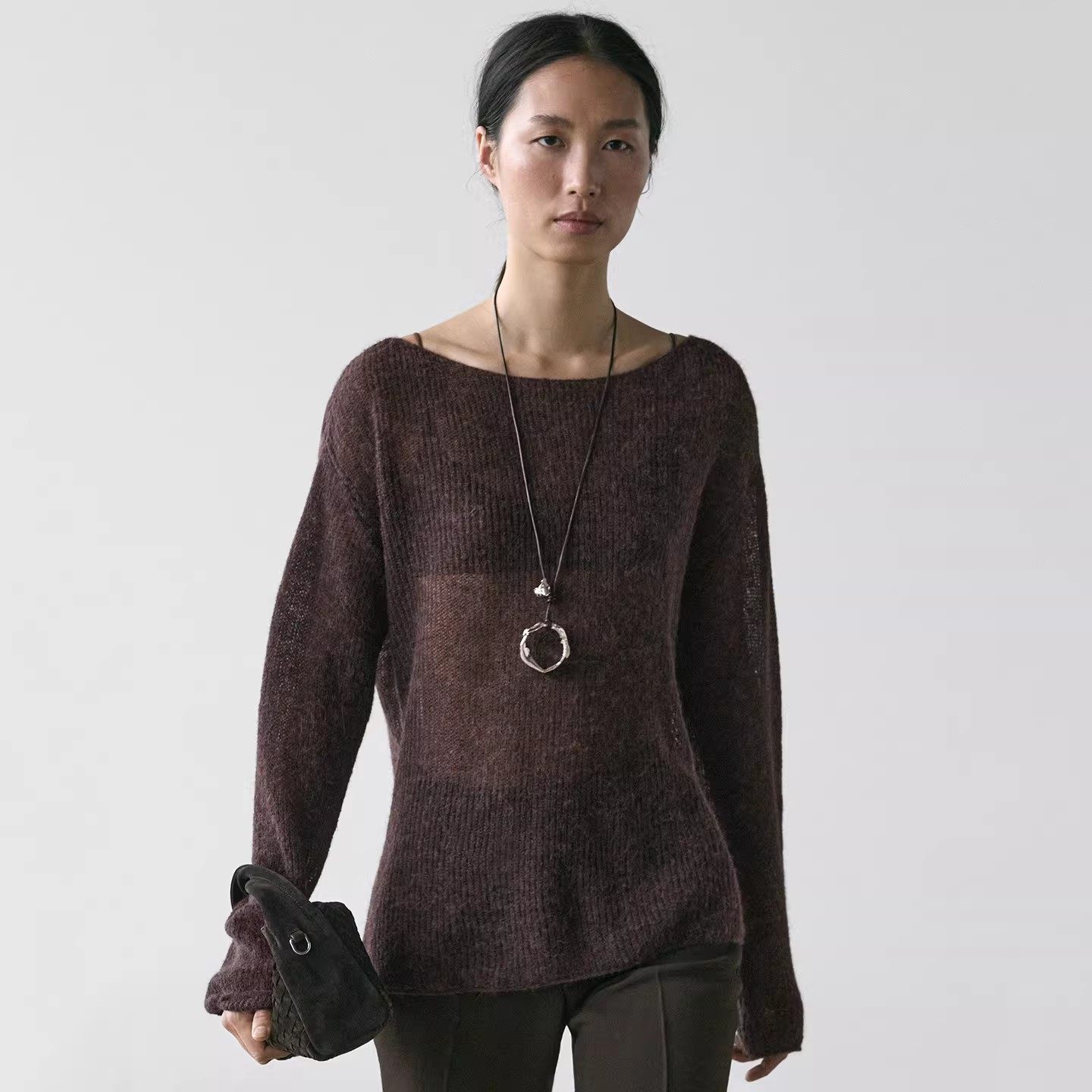 MD女装秋冬新品慵懒风松弛感设计轻薄款休闲微透船领长袖针织衫女