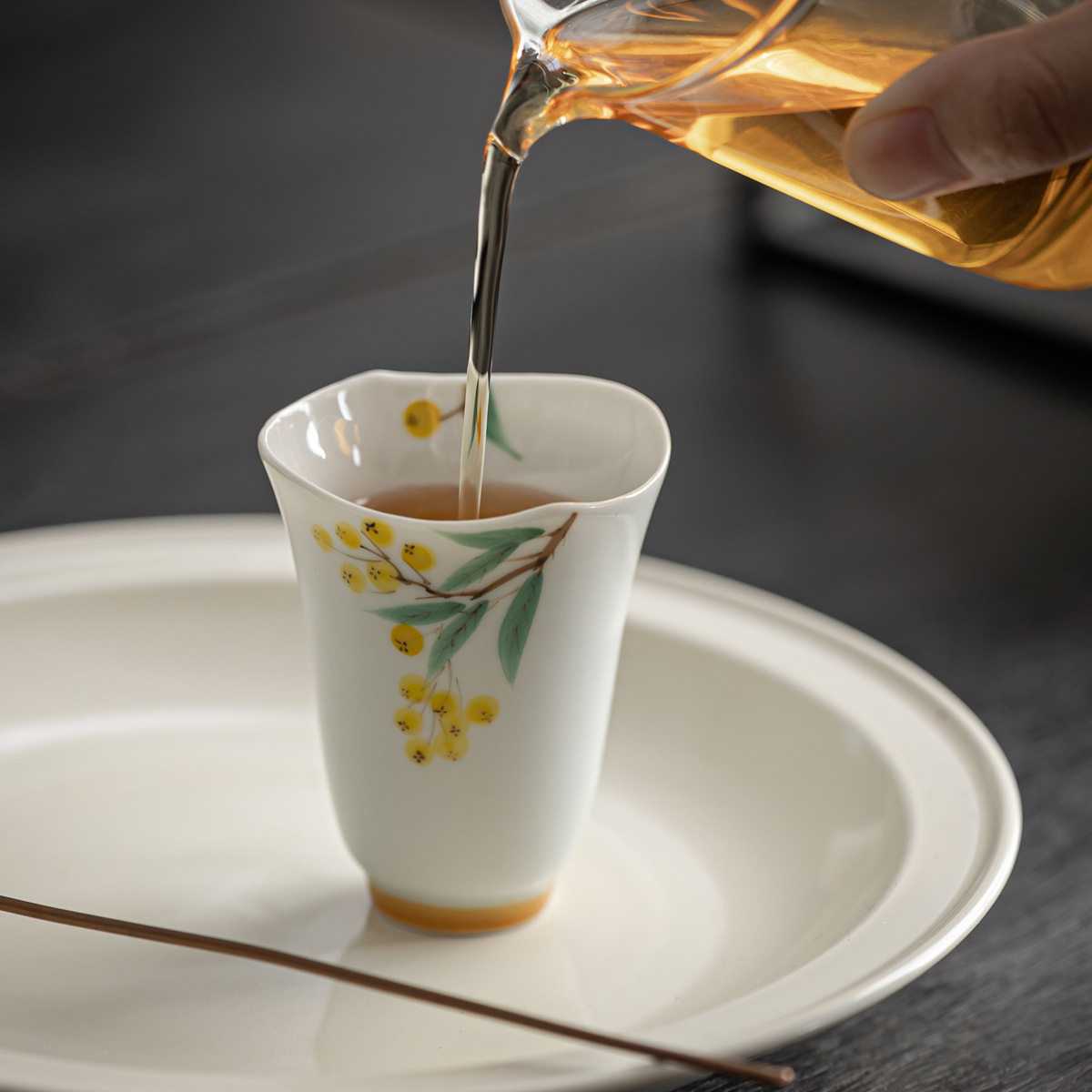 象牙白手绘枇杷花瓣杯 田园风花口果树品茗杯 文人茶器茶室喝茶杯