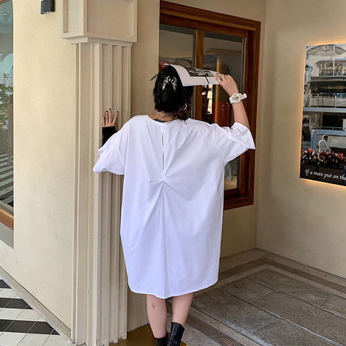 小心机后背镂空慵懒风t恤女