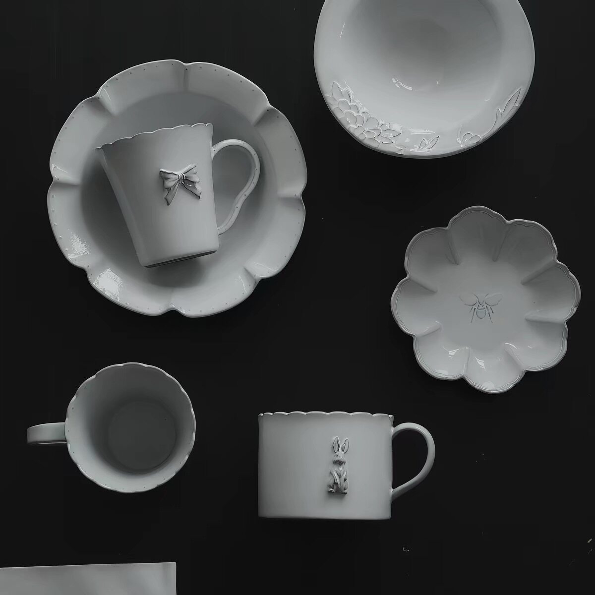 新款 韩国进口Hye hwa yo手工制作黑色陶瓷浮雕马克杯餐盘