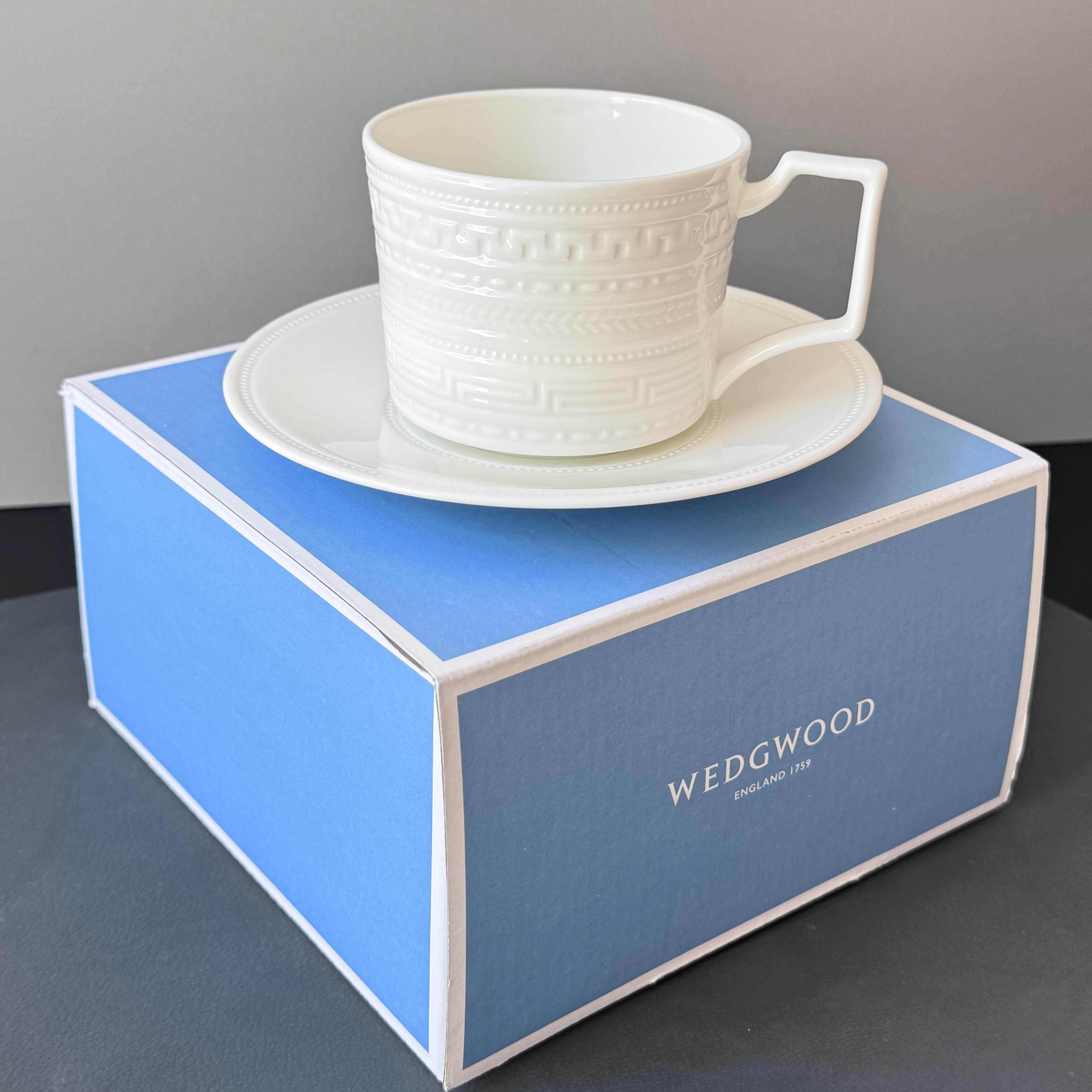 现货英国wedgwood威基伍德intaglio白玉浮雕骨瓷牛排平盘汤盘餐盘
