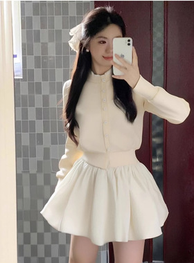白色针织开衫外套短女小香风miu系巨好看韩系早秋季穿搭套装裙子