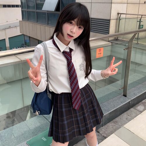 初町野基础款长袖衬衫