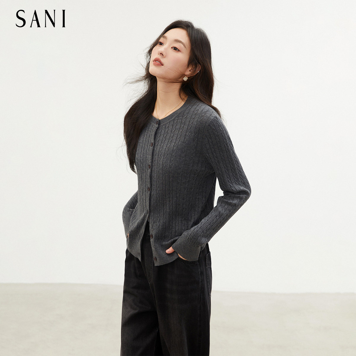 SANI商场同款羊毛针织开衫上衣26年秋季新款通勤麻花圆领毛衣外套