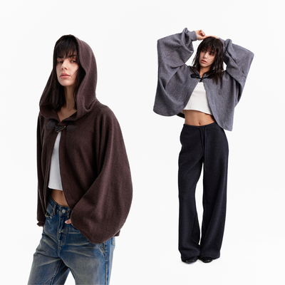 1747“经典回溯”复古蝙蝠袖牛角扣短款连帽薄外套