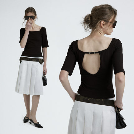 1747 双面美学 一衣两穿｜复古解构方领 皮带扣镂空设计七分袖T恤