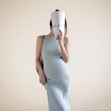 2025新款韩版孕妇装夏装连衣裙后开叉修身时尚背心裙薄针织孕妇裙