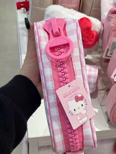 2024新款名创大拉链HelloHKitty50周年新品笔袋文具公仔包包收纳