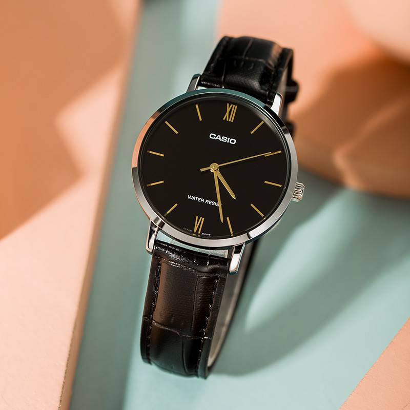 卡西欧大表盘简约皮带钢带女表