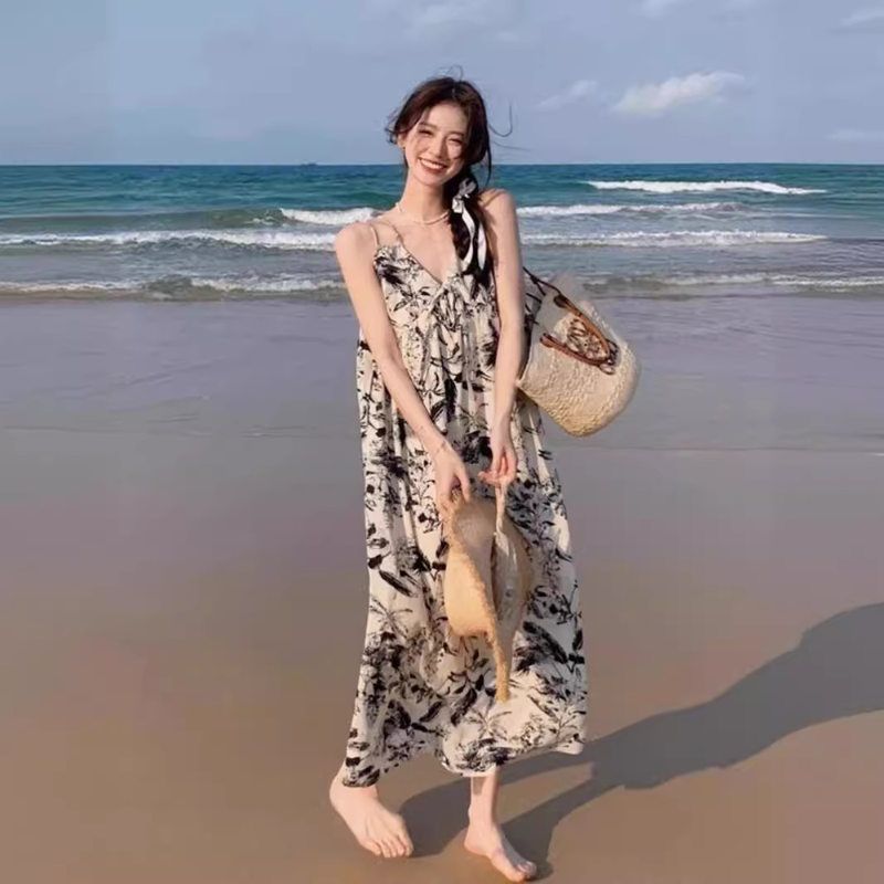 水墨印花v领吊带连衣裙夏季女法式小众宽松慵懒风过膝长款碎花裙