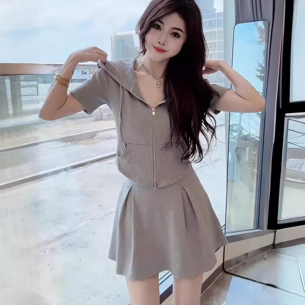 小个子穿搭一整套运动休闲套装裙裤夏季新款2026俏皮活泼两件套女