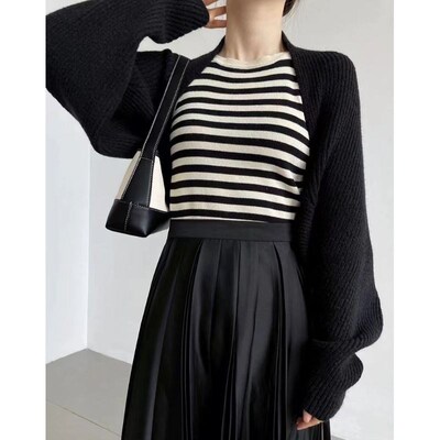 加厚高级感气质坎肩外搭针织开衫外套女秋冬蝙蝠袖毛衣短款披肩