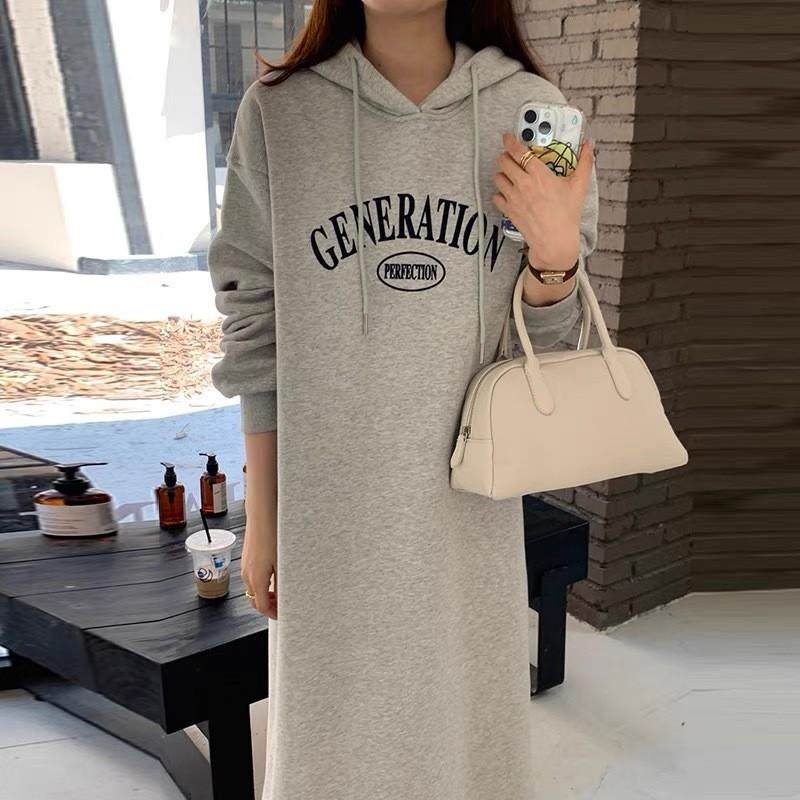 慵懒长款连衣裙连帽卫衣裙女秋冬新款休闲风字母印花宽松百搭显瘦