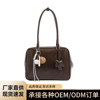 华伦西亚原创真皮贝塔包小众复古保龄球包女新款大容量单肩斜挎包