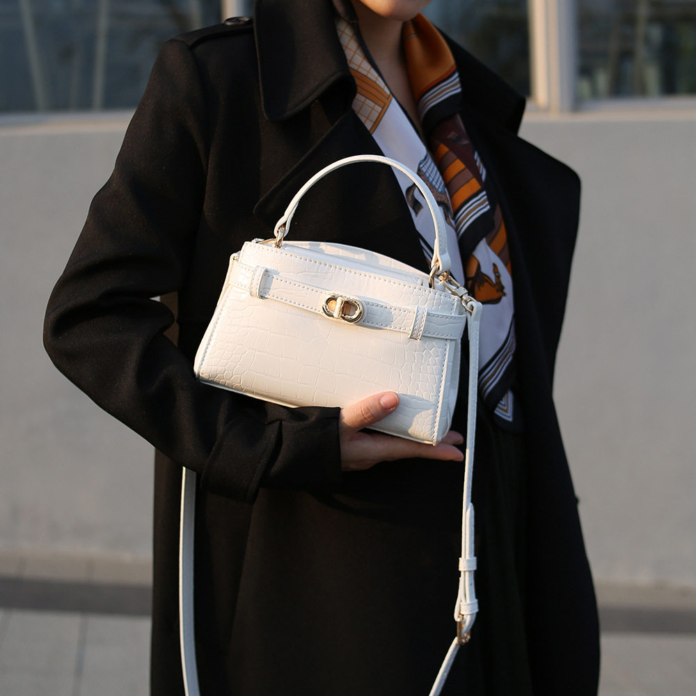 2025新款时尚精致手提女包小众高级感鳄鱼纹单肩斜挎波士顿小方包,箱包皮具/热销女包/男包,通用款女包,淘宝优惠券,粉丝福利购,淘宝优惠卷