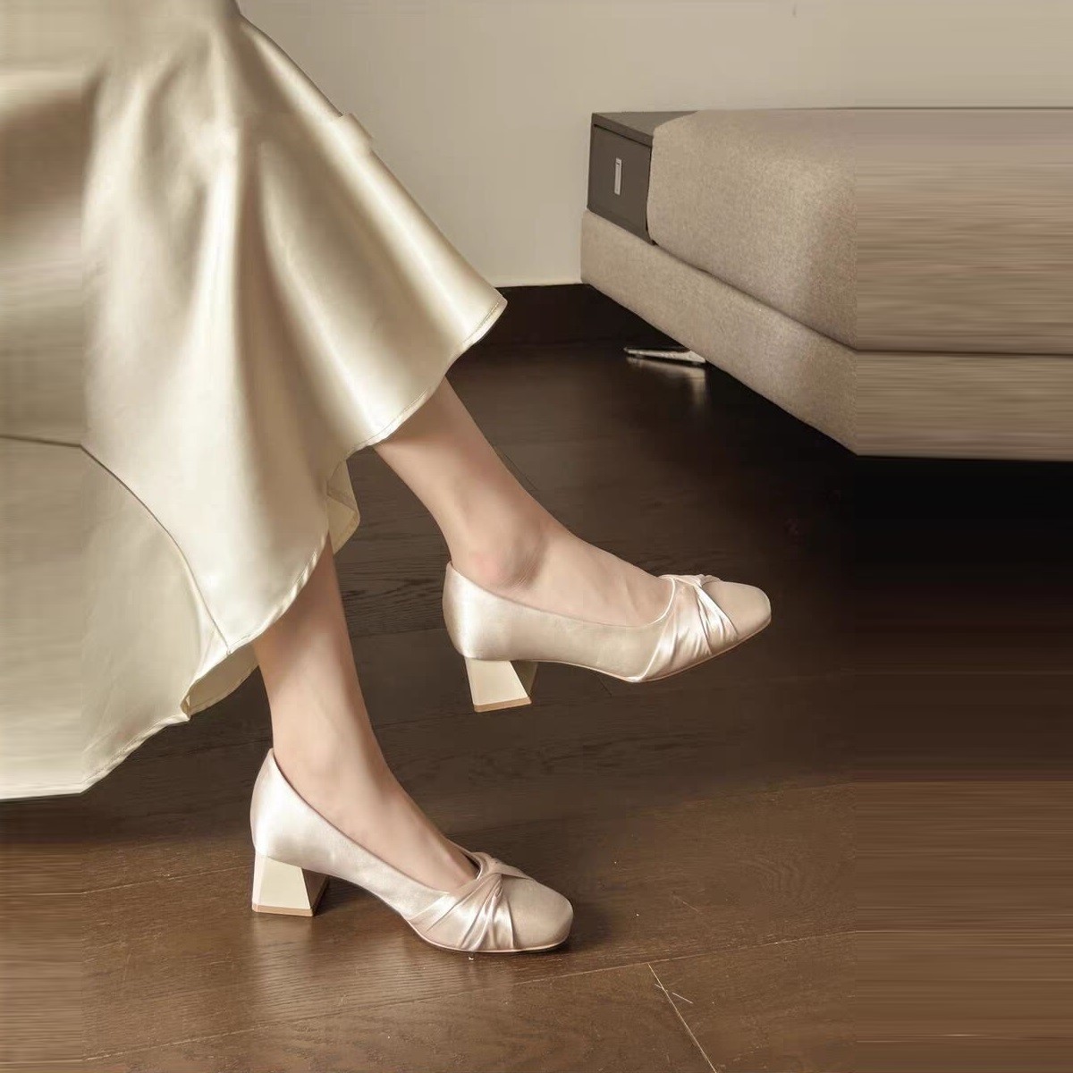法式高跟鞋配裙子温柔浅口单鞋女