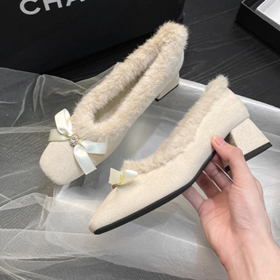 新中式配旗袍的鞋子2025秋冬新款粗跟不累脚浅色加绒毛毛高跟鞋女