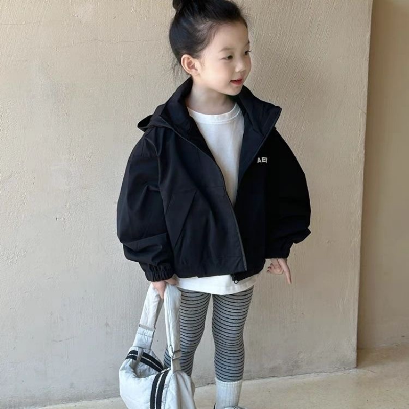 女童外套春秋2025新款小女孩连帽冲锋衣宝宝户外运动休闲薄款风衣